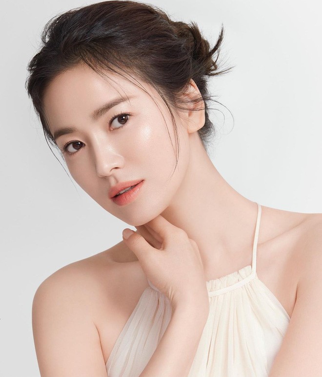 Ai rồi cũng sẽ già đi nhưng Song Hye Kyo thì  trẻ đẹp mãi! - 5