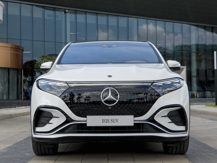 Ảnh thực tế Mercedes-Benz EQS, giá bán 5 tỷ đồng - 3