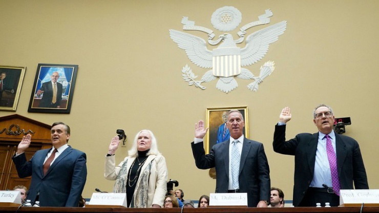 Các nhân chứng tuyên thệ trước cuộc điều tra luận tội đối với Tổng thống Mỹ Joe Biden ngày 28-9. Ảnh: AP