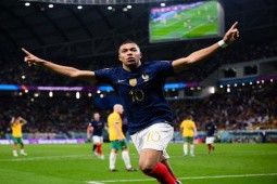 Kylian Mbappé chạy nhanh như ”thần gió” nhờ chế độ ăn gây bất ngờ