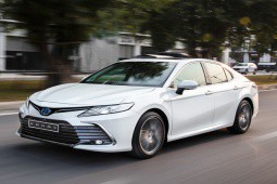 Toyota Camry vì sao là vua phân khúc sedan cỡ D?