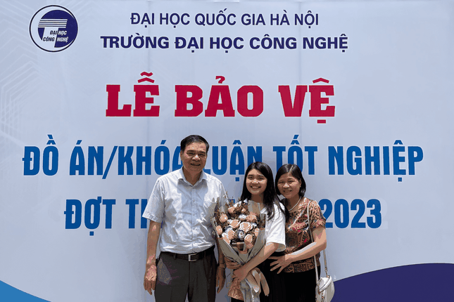 Thủ khoa trường Công nghệ: Học giả Erasmus Mundus thích múa bụng, đam mê toán và vận trù học - 4