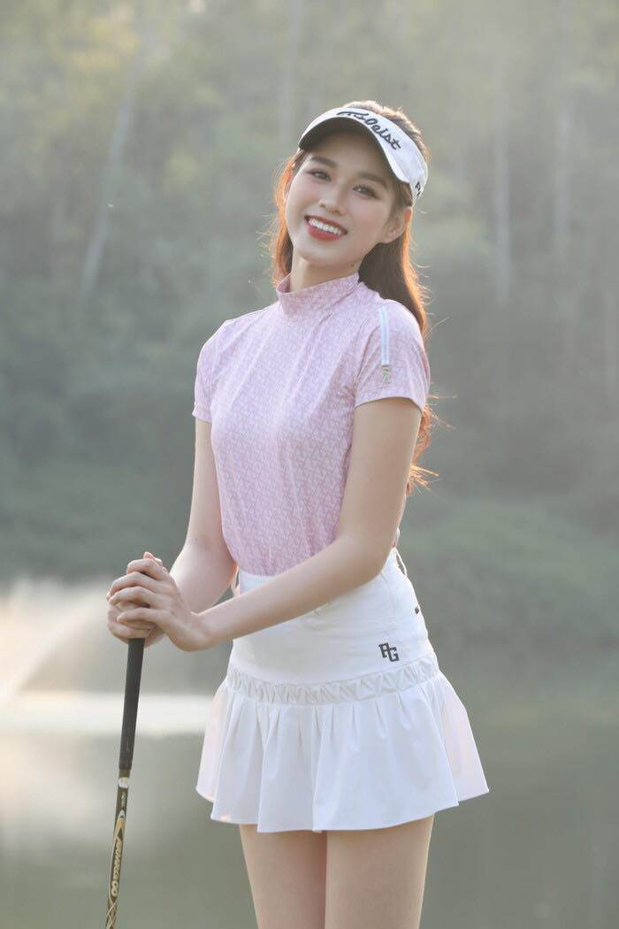 Sự cố trang phục trên sân golf: &#34;Nạn nhân&#34; mới nhất là mỹ nữ quê Thanh Hóa này - 5