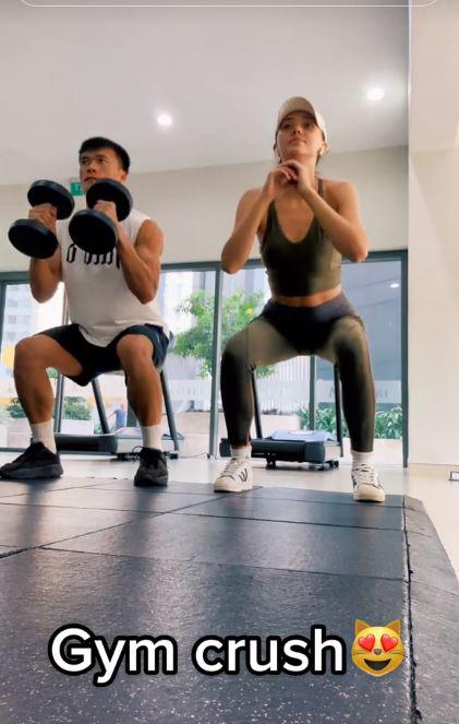 Bùi Tiến Dũng và vợ Tây tình tứ trong phòng gym khiến hội chị em &#34;phát sốt&#34; - 5