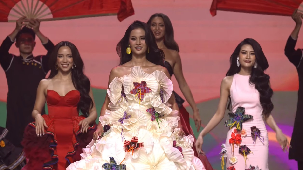 Trực tiếp: Ấn tượng trang phục dân tộc ở chung kết Miss Universe Vietnam 2023 - 10