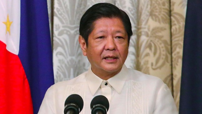 Tổng thống Philippines tuyên bố cứng rắn sau vụ cắt dây chắn của Trung Quốc - 1