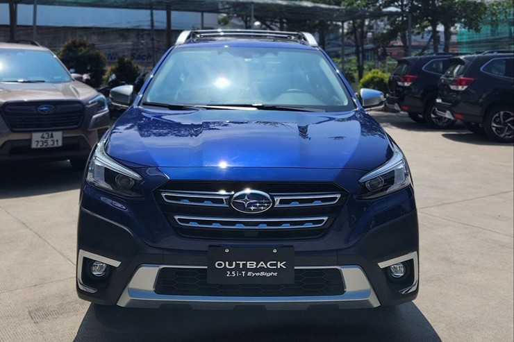 Subaru Outback đang được giảm giá tới 426 triệu đồng tại đại lý