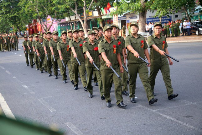 Chủ tịch nước Tô Lâm dự lễ ra mắt lực lượng bảo vệ an ninh, trật tự cơ sở tại TPHCM - 6
