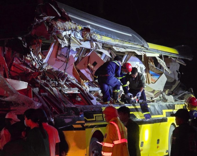 Hiện trường vụ tai nạn xe khách với xe container tại Tuyên Quang ngày 5/3. Ảnh: Hải Anh