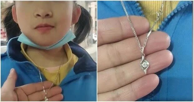 Cậu bé mang dây chuyền kim cương đi tặng bạn gái cùng lớp - 1
