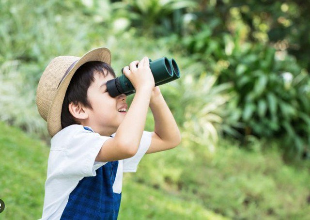 Đứa trẻ tò mò thường đặt rất nhiều câu hỏi về cuộc sống xung quanh. Ảnh minh họa