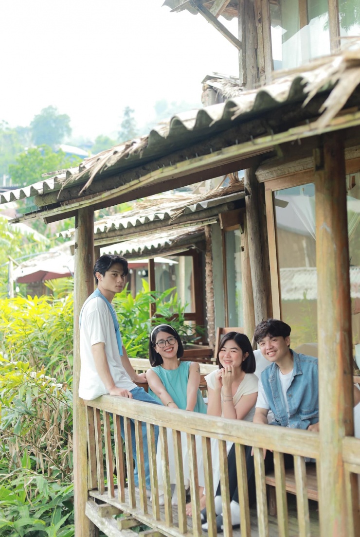Các du khách đến với Sa Pa.