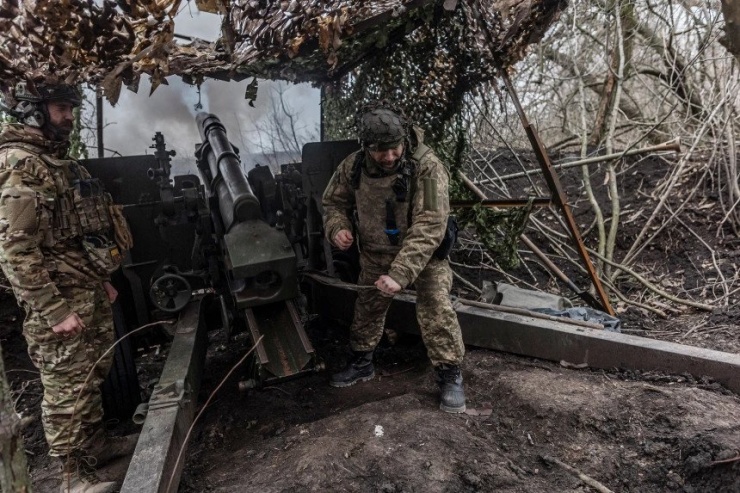 Các binh sĩ Ukraine ở khu vực tiền tuyến Avdiivka. Ảnh: Anadolu