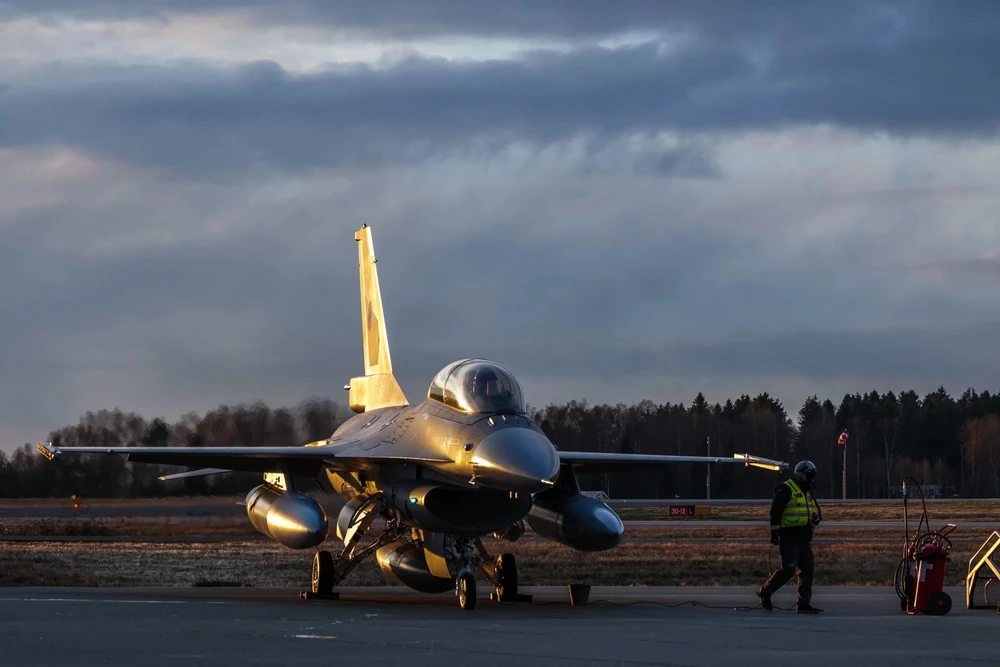 Những chiếc máy bay chiến đấu F-16 sắp xuất hiện trên bầu trời Ukraine. Ảnh: AFP