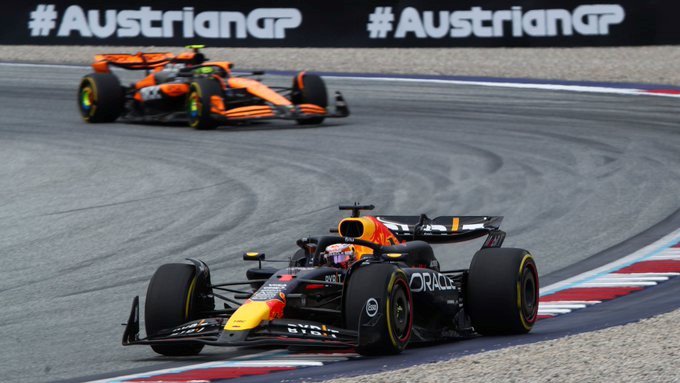 Verstappen và Norris đều mất chuỗi thành tích của mình