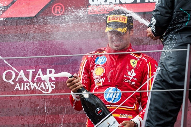 Sainz giành podium đầu tiên tại Red Bull Ring