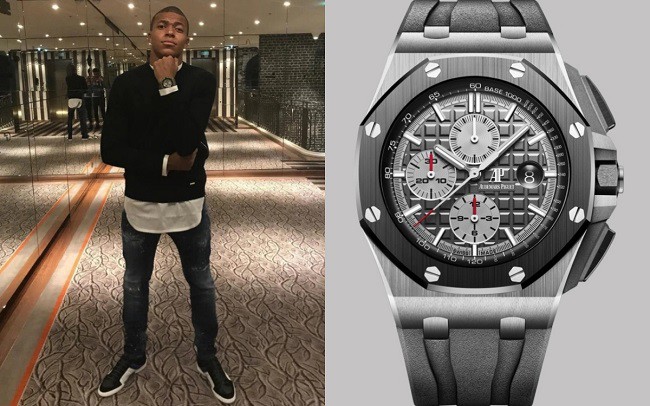 Mbappe trung thành với thương hiệu đồng hồ Thụy Sĩ - Hublot. Anh từng đeo Spirit of Big Bang Sapphire lên đến 78.000 bảng. Thỉnh thoảng, Mbappe cũng bị hấp dẫn bởi thương hiệu Audemars Piguet với chiếc Royal Oak Offshore Chronograph 26400IO giá 30.000 bảng.
