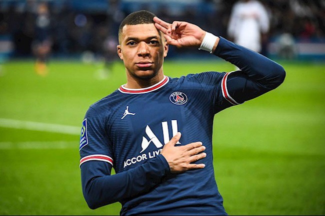 Kylian Mbappe đã tích lũy được nhiều tài sản khi chơi cho câu lạc bộ PSG. Ước tính, tổng cộng đội bóng nước Pháp đã trả cho Mbappe khoảng 600 triệu Euro (trước thuế) trong vòng 7 năm qua.
