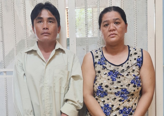 Vợ chồng Nguyễn Thanh Đức tại cơ quan điều tra. Ảnh: Công an cung cấp
