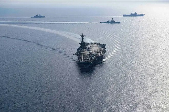 Nhóm tác chiến tàu sân bay USS Dwight D. Eisenhower đi cùng Hải quân Italia trên Biển Đỏ. Ảnh: Hải quân Mỹ