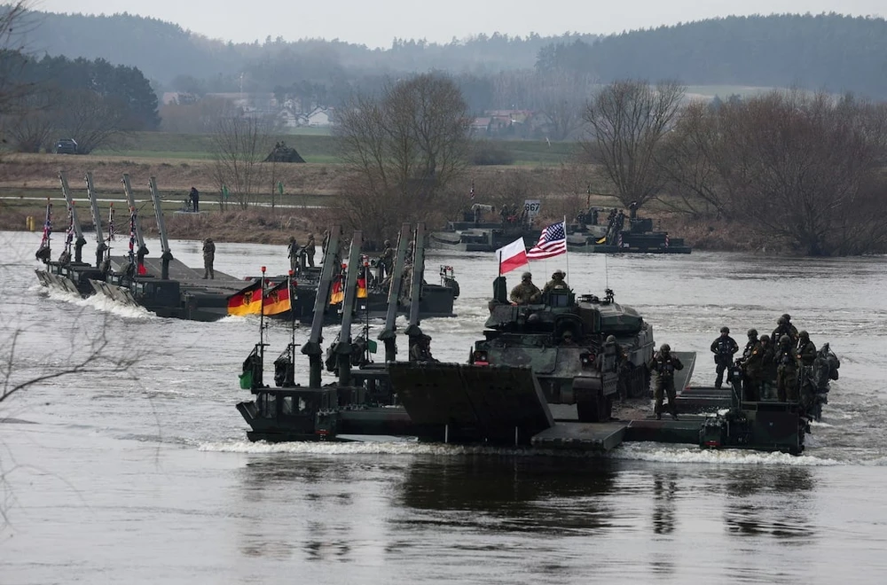 Binh sĩ NATO tham gia cuộc tập trận Steadfast Defender hồi tháng 3 ở Ba Lan. Ảnh: REUTERS