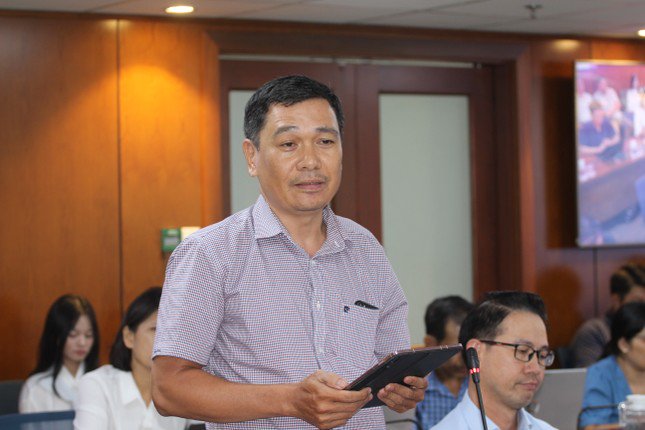 Ông Nguyễn Kiên Giang, Phó Trưởng phòng Quản lý khai thác hạ tầng giao thông đường bộ, Sở GTVT TPHCM tại buổi họp báo. Ảnh: Thành Nhân