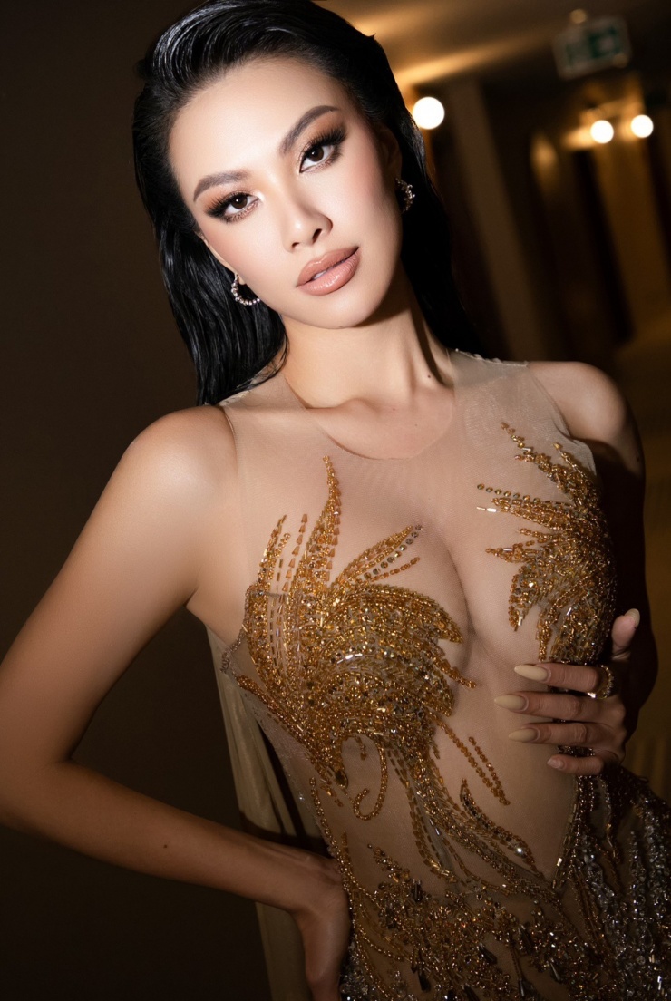 Kim Duyên &#39;mặc như không&#39; đi chấm nam vương - 8