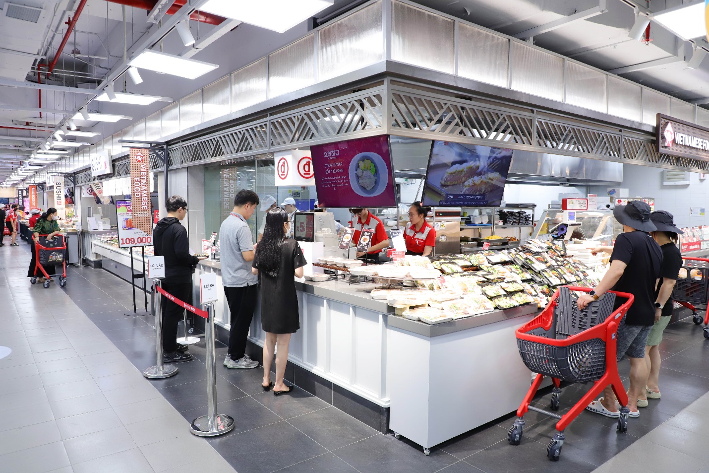 LOTTE Mart ưu tiên nâng cao trải nghiệm mua sắm cho khách hàng với mô hình siêu thị kiểu mới của mình