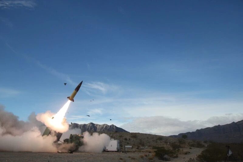 Tên lửa ATACMS trong một đợt bắn thử nghiệm. Ảnh: White Sands Missile Range/John Hamilton