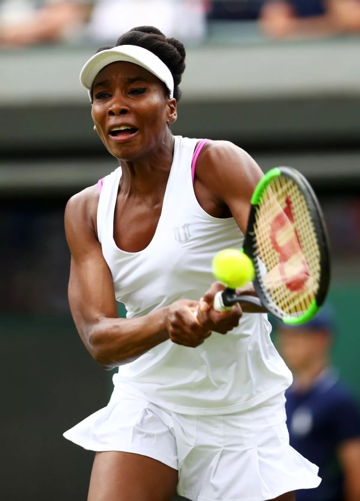 Venus Williams 2 lần công khai đối đầu với các quy định về trang phục tại Wimbledon