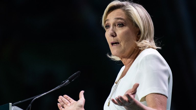 Nữ chính trị gia Pháp Marine Le Pen.