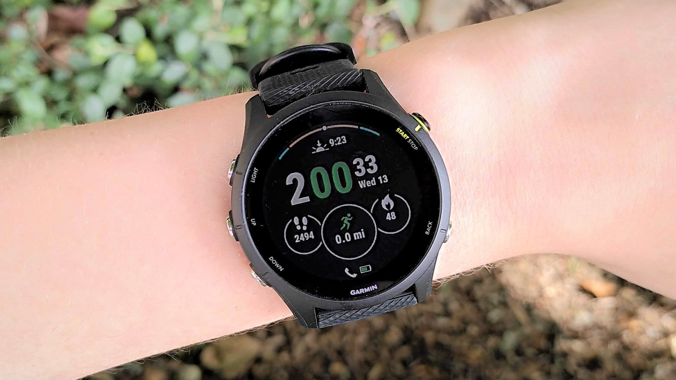 Garmin Forerunner 255.