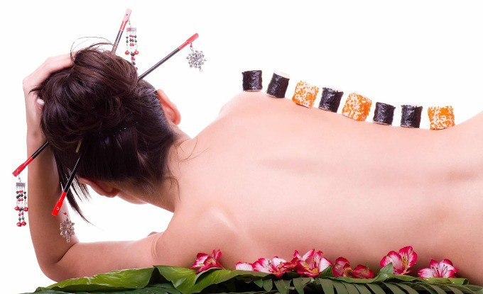 Loại hình nyotaimori bị chí trích ở nhiều quốc gia.