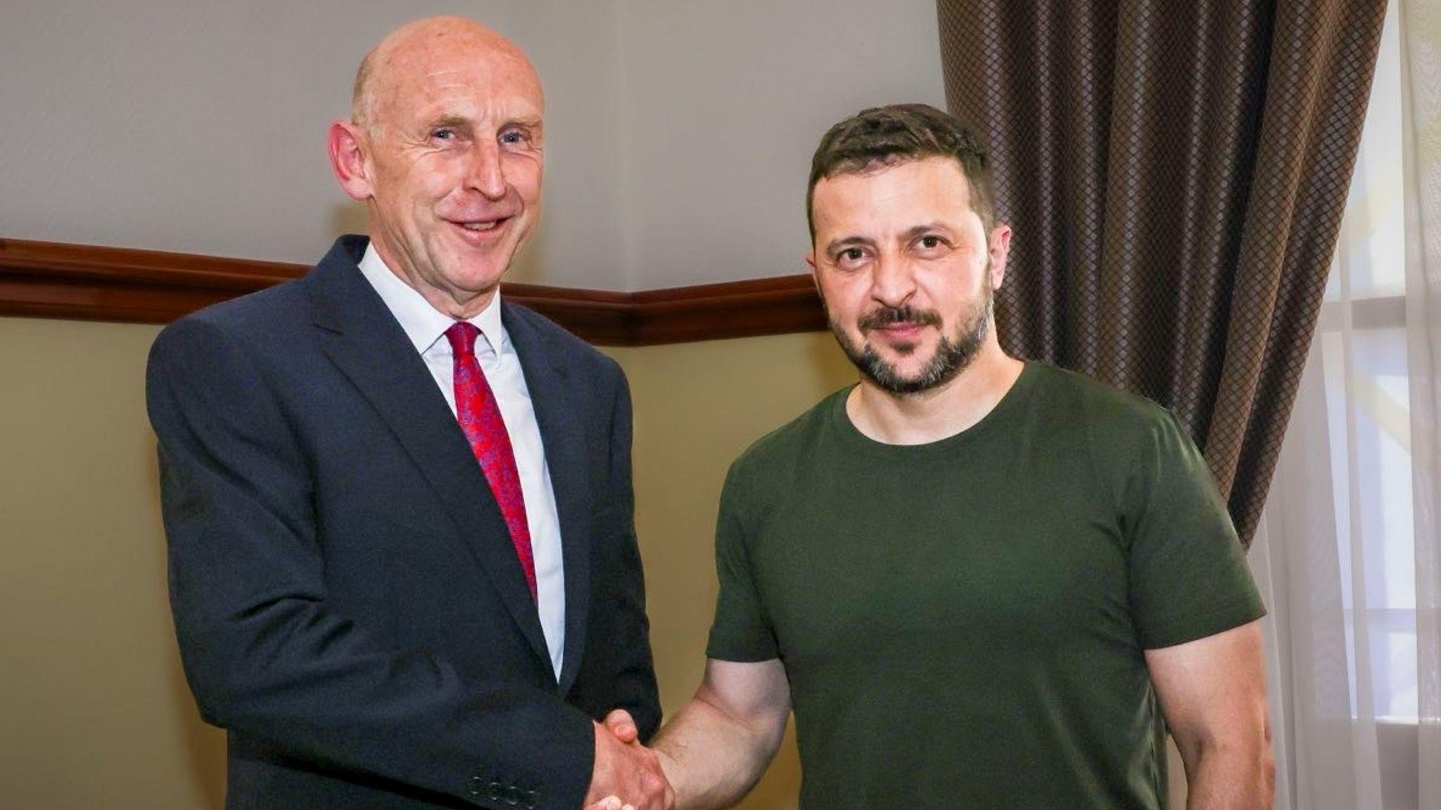 Tân Bộ trưởng Quốc phòng Anh John Healey gặp Tổng thống Ukraine Volodymyr Zelensky.