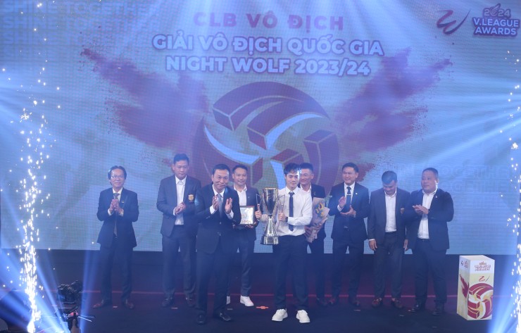 CLB Nam Định được vinh danh với chức vô địch V-League 2023/24