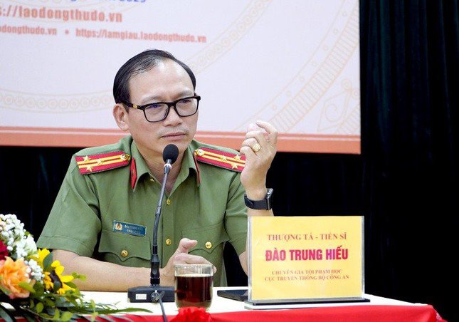 Thượng tá, Tiến sĩ tội phạm học Đào Trung Hiếu.