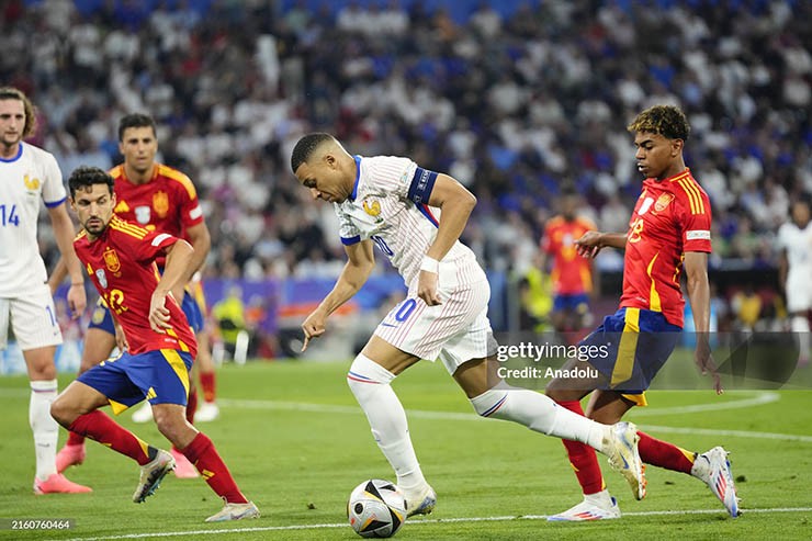 Thần đồng Yamal che mờ Mbappe, siêu sao Pháp nối gót Ronaldo rời EURO - 9