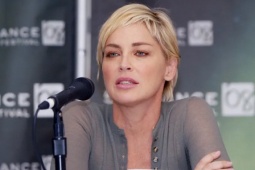 Sharon Stone: 'Tôi từng bị lấy mất 18 triệu USD sau cơn đột quỵ'