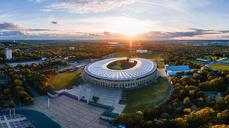 Hơn cả một sân vận động thông thường, Olympiastadion&nbsp;là biểu tượng của thể thao, văn hóa và kiến trúc nổi tiếng tại Đức.
