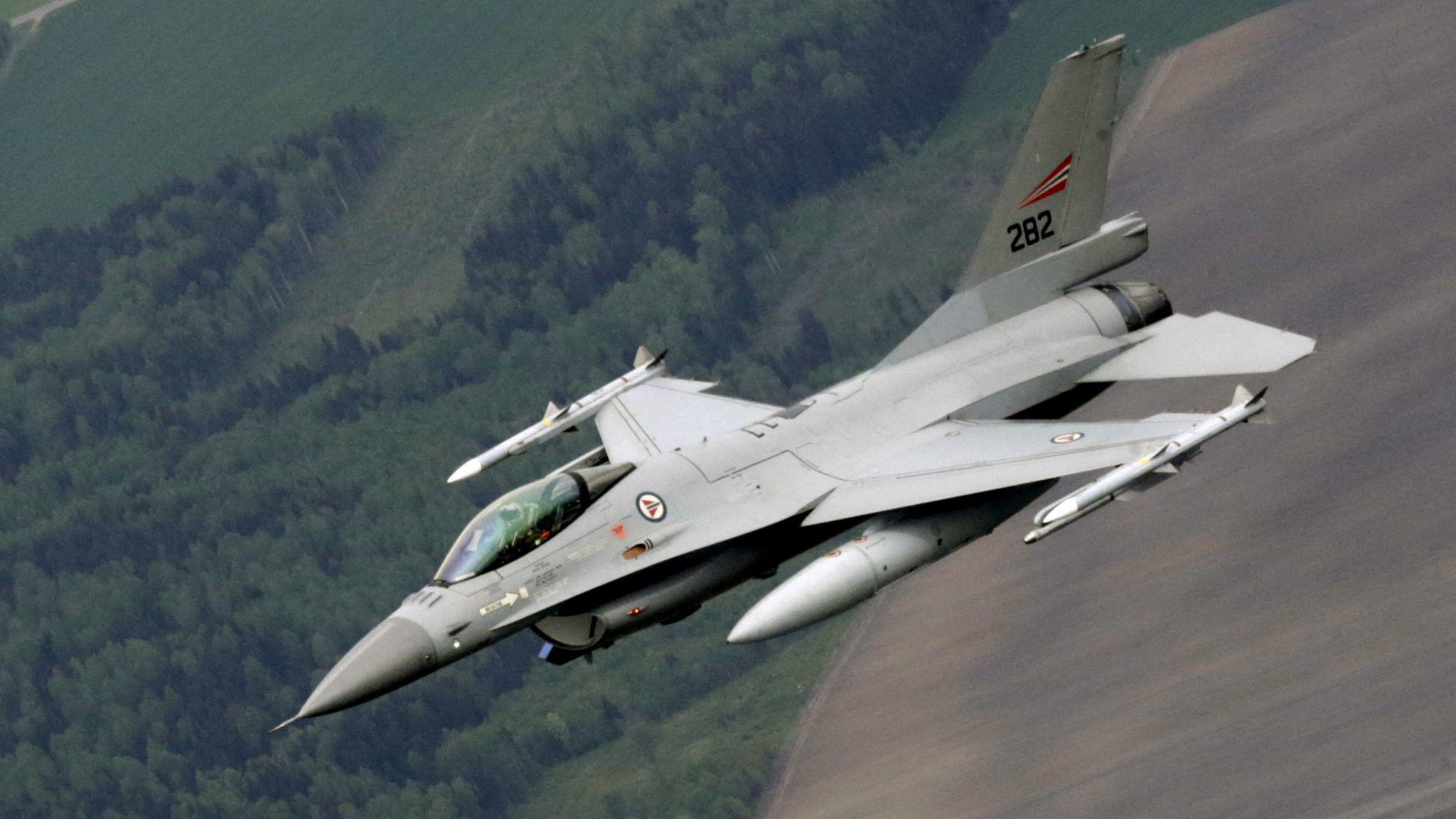 Chiến đấu cơ F-16 đang được phương Tây chuyển cho Ukraine.