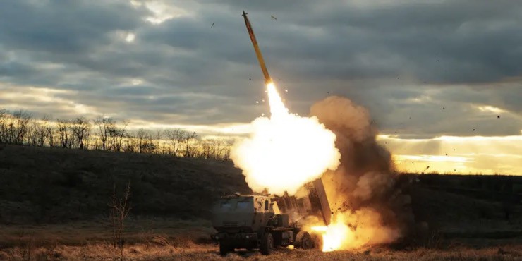 Hệ thống pháo phản lực HIMARS đang trở nên 