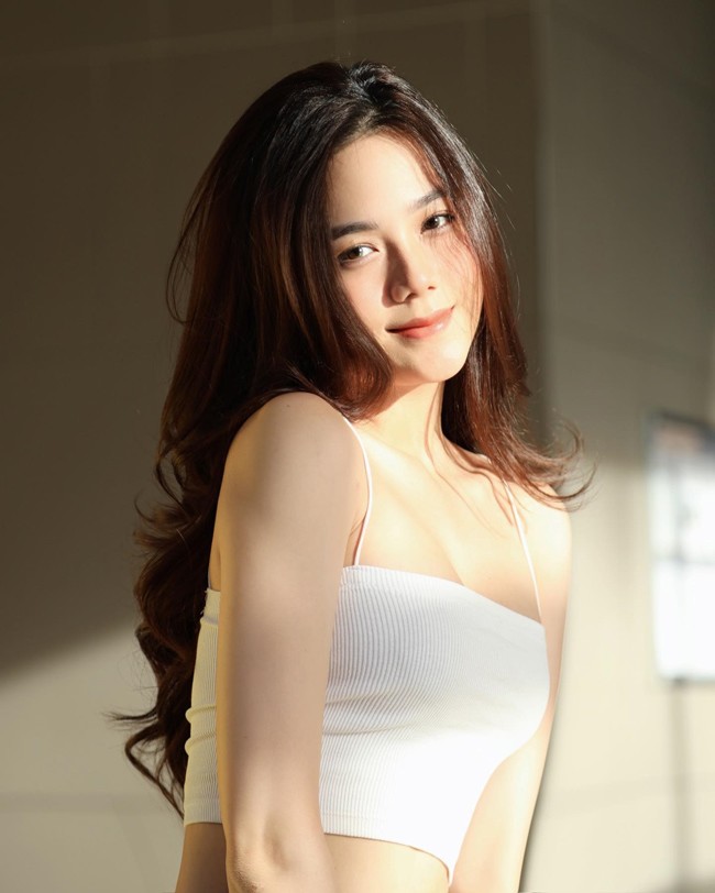 &#34;Hot girl tạp hóa&#34; hiện là&nbsp;mẫu ảnh tự do kiêm kinh doanh online.&nbsp;
