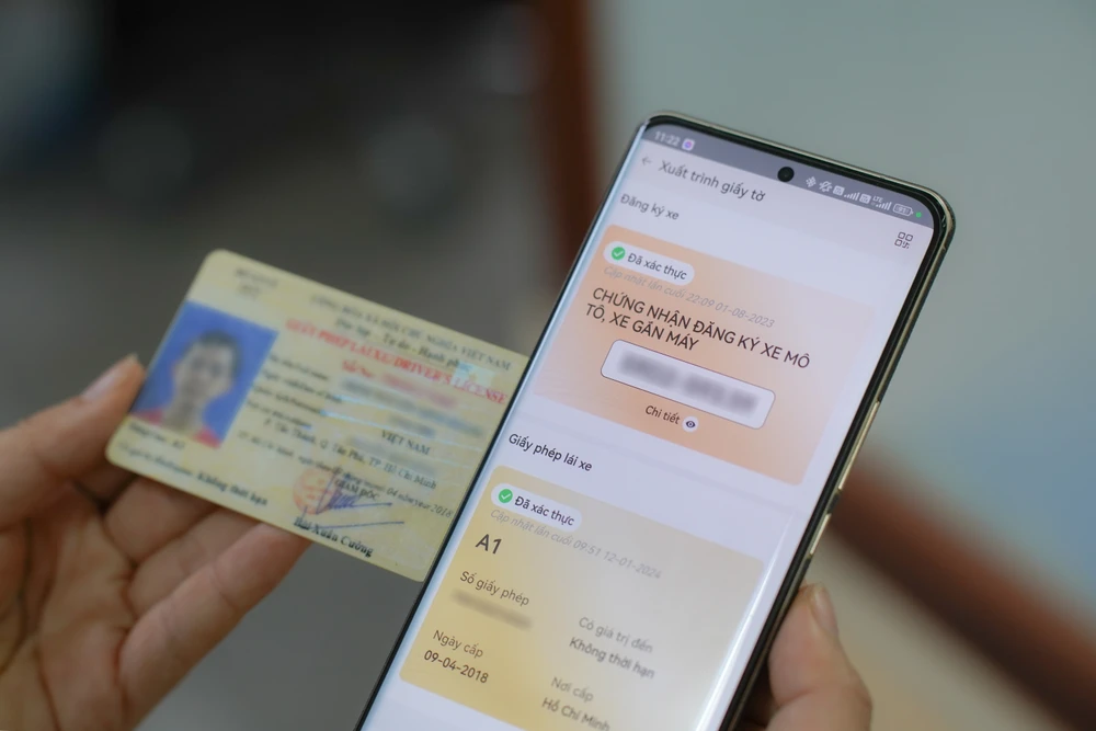 Tạm giữ GPLX và bị tước GPLX trên VNeID có khác nhau? Ảnh: MINH HOÀNG