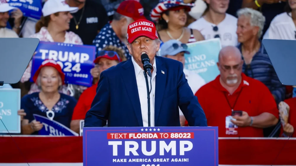 Cựu Tổng thống Mỹ Donald Trump trong cuộc vận động tranh cử tại bang Florida (Mỹ) hôm 9-7. Ảnh: BLOOMBERG/GETTY IMAGES