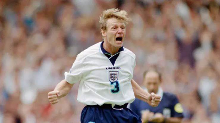 Màn ăn mừng của Stuart Pearce tại EURO 1996