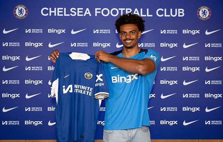 Renato Veiga ra mắt Chelsea