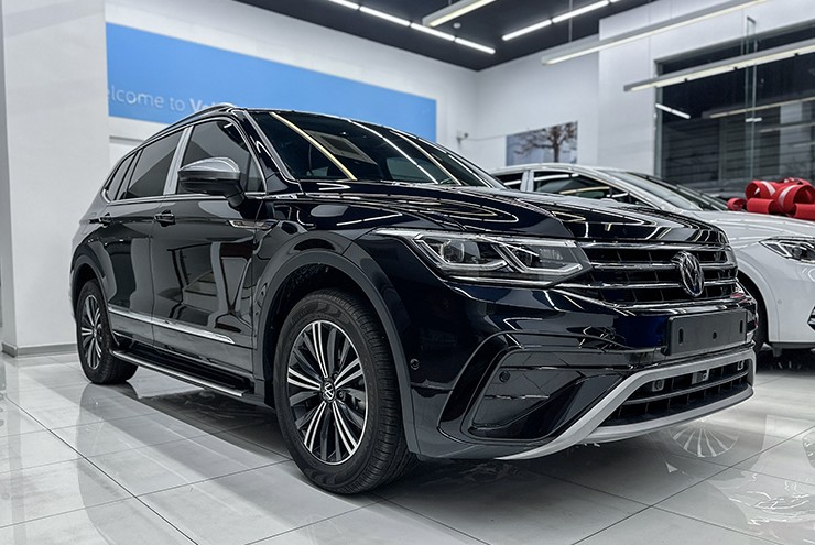 Đây là các nâng cấp mới trên xe Volkswagen Tiguan Platinum, giá bán gần 1,69 tỷ đồng - 5