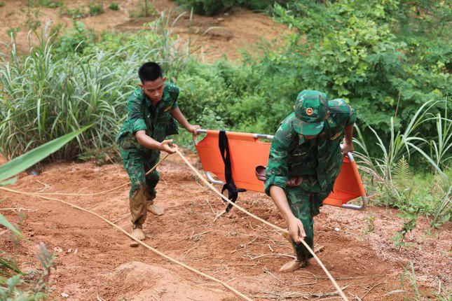 Việc tiếp cận hiện trường và công tác cứu hộ, cứu nạn gặp nhiều khó khăn.