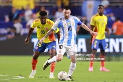 Video bóng đá Argentina - Colombia: Nước mắt Messi, vỡ òa ở hiệp phụ (Chung kết Copa America)