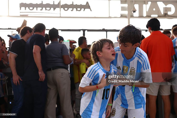 Nóng sự cố chung kết Copa America: Fan gây náo loạn, cảnh sát nỗ lực trấn áp - 12